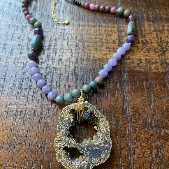 Gems & Geode Crystal Necklace N173-24KGP-#2 - Picture 2 of 3